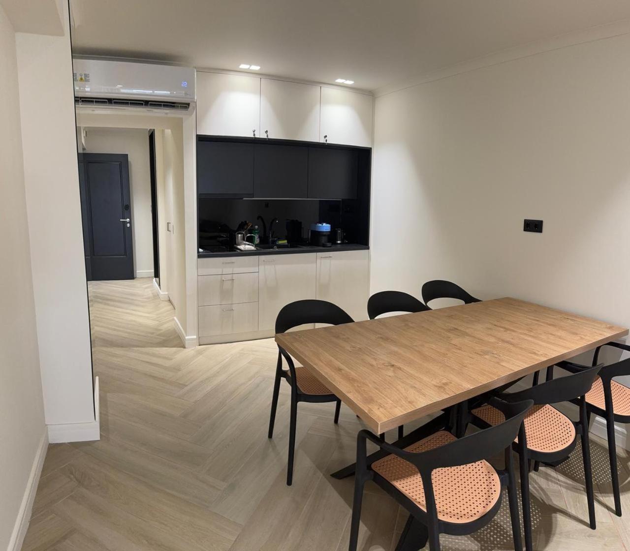 Triple A - Near Ermou Shopping Street - Family Hospitality - Free Parking! Aparthotel Atenas Exterior foto